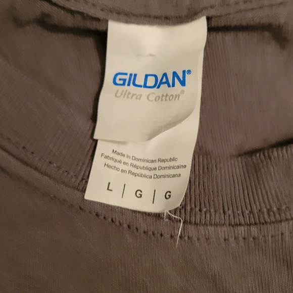 Unisex University of Iowa Hawkeyes Tshirt - Picture 3 of 3